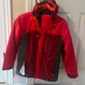 North face boys size Large.  Excellent condition.  Almost new.  2 layers.